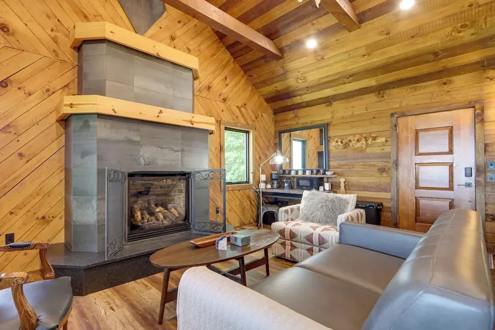 photo 1 of Dreamy Penrose Cabin w/ Panoramic Mountain Views
