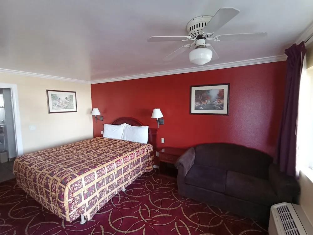 photo 1 of Dynasty Suites Santa Fe Springs