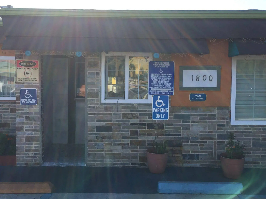 photo 1 of Eagle Inn Motel