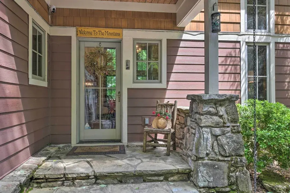 photo 1 of Luxe Lodge Near Smoky Mountains: Views & Hot Tub!