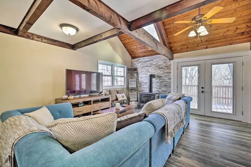 photo 1 of Chuck's Nest: East Stroudsburg Home With Fire Pit!