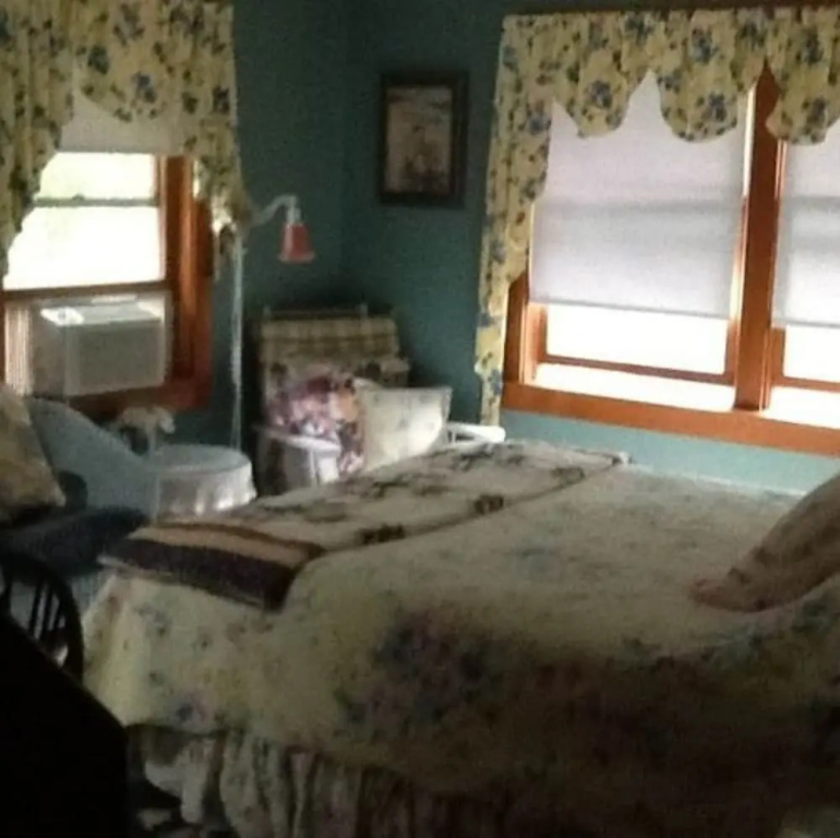 photo 1 of Eastgate Inn B&B