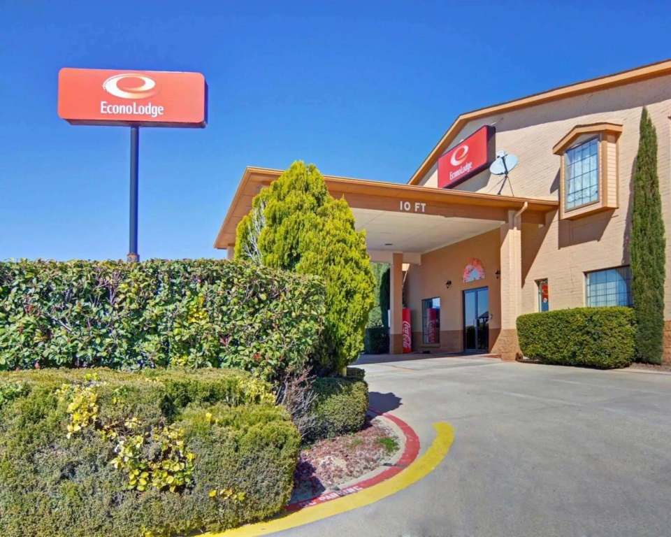 photo 1 of Super 8 by Wyndham Decatur Texas