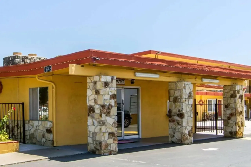 photo 1 of Econo Lodge Fairfield