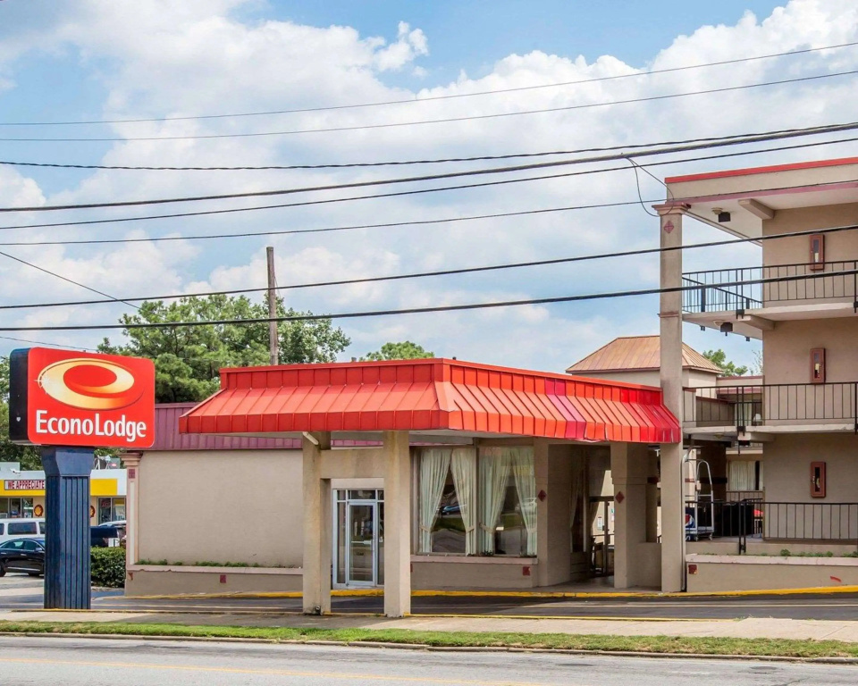 photo 1 of Econo Lodge Atlanta College Park
