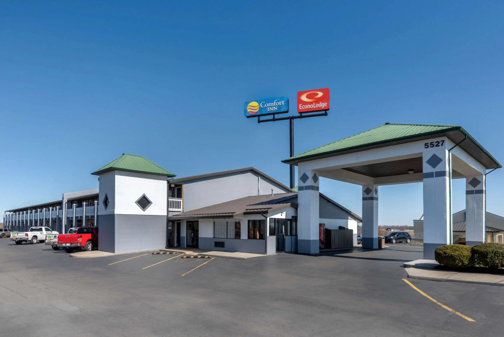 photo 1 of Econo Lodge Lexington Southeast