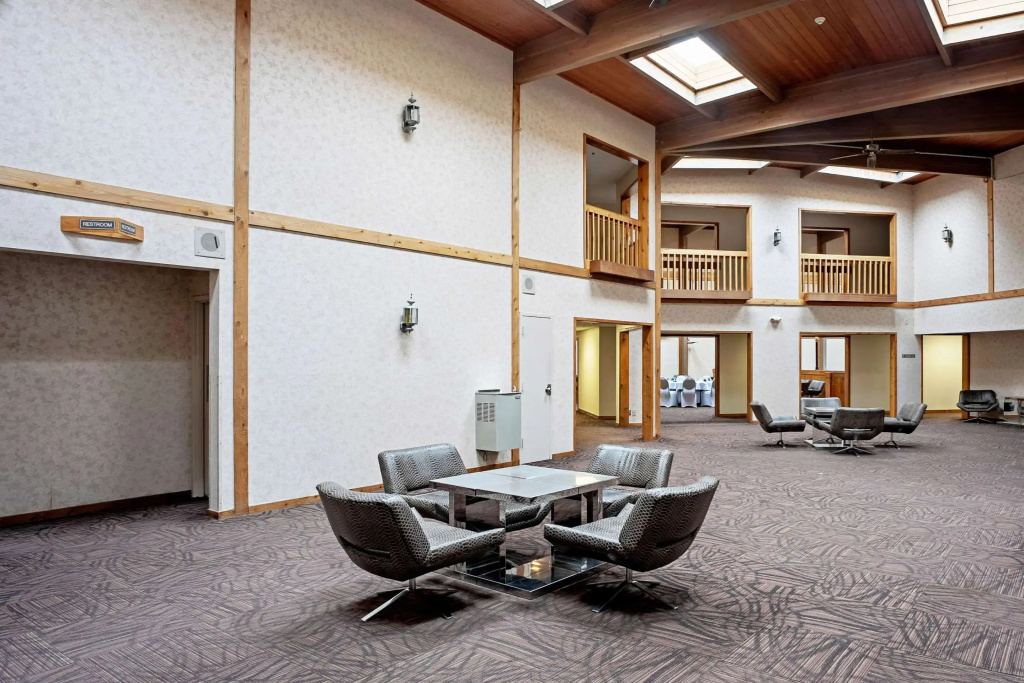photo 1 of Quality Inn Frontier at U.S. Hwy 30