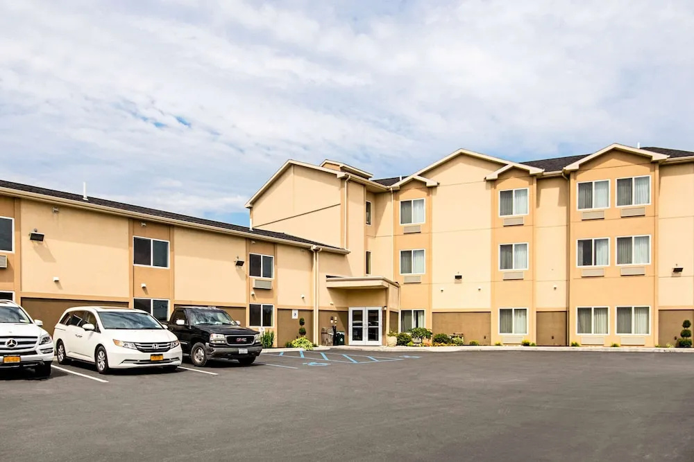 photo 1 of Econo Lodge