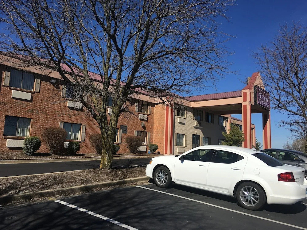 photo 1 of Econo Lodge
