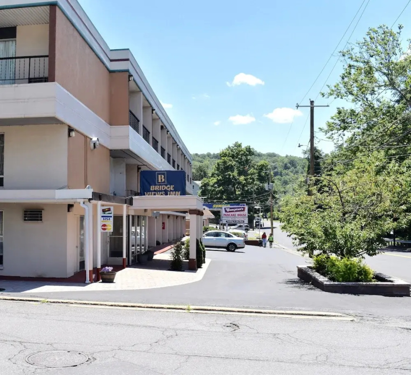 photo 1 of Econo Lodge