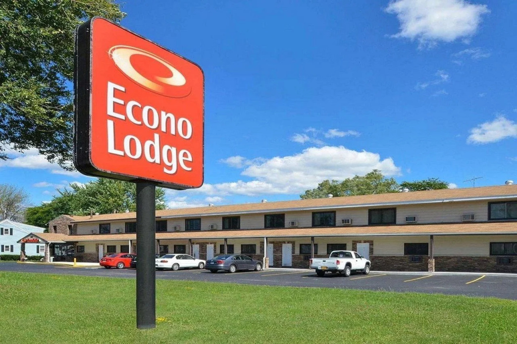 photo 1 of Econo Lodge Rochester