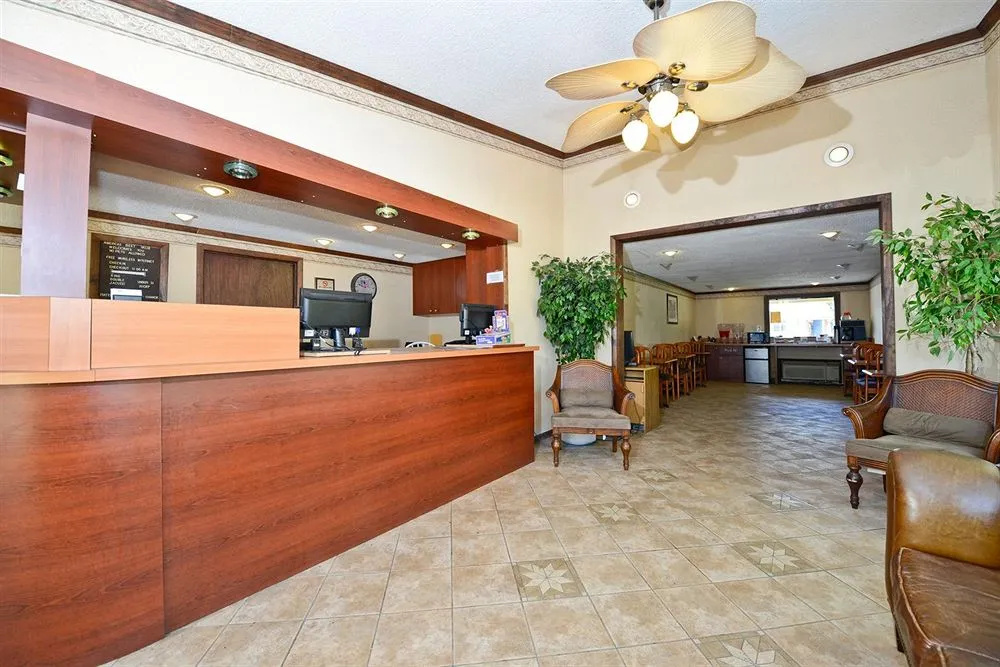 photo 1 of Econo Lodge