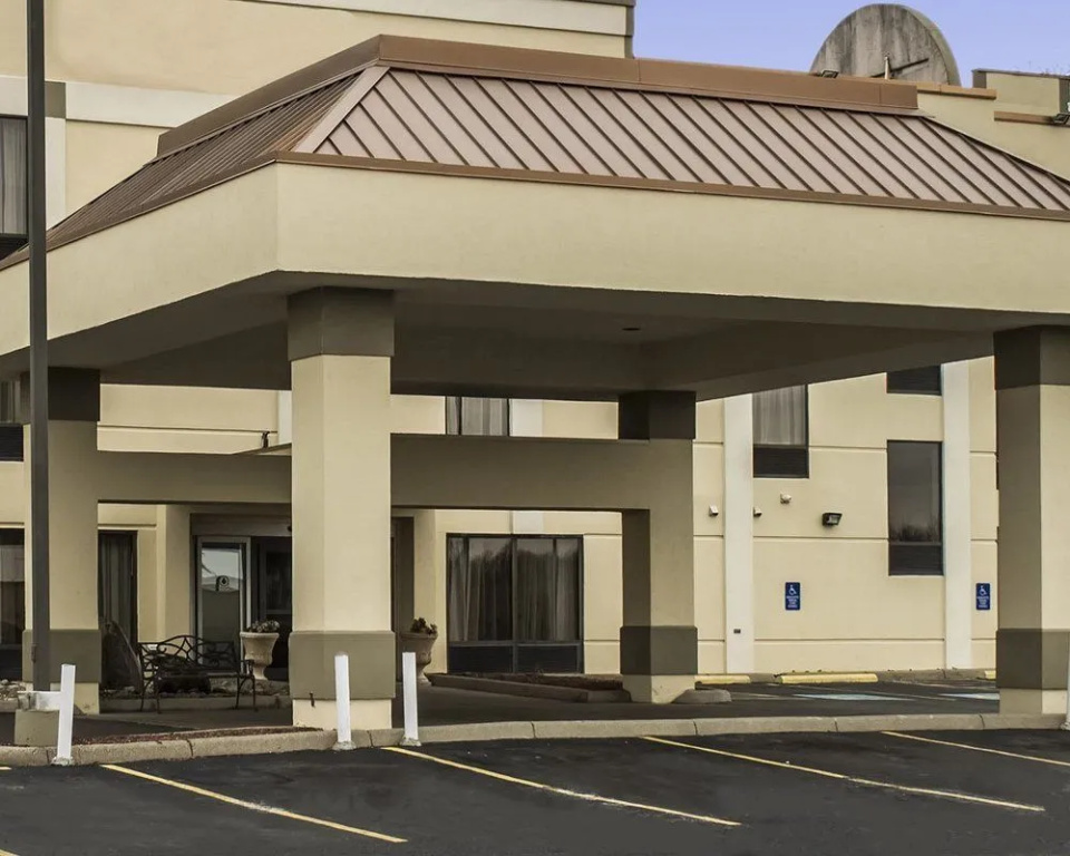 photo 1 of Econo Lodge