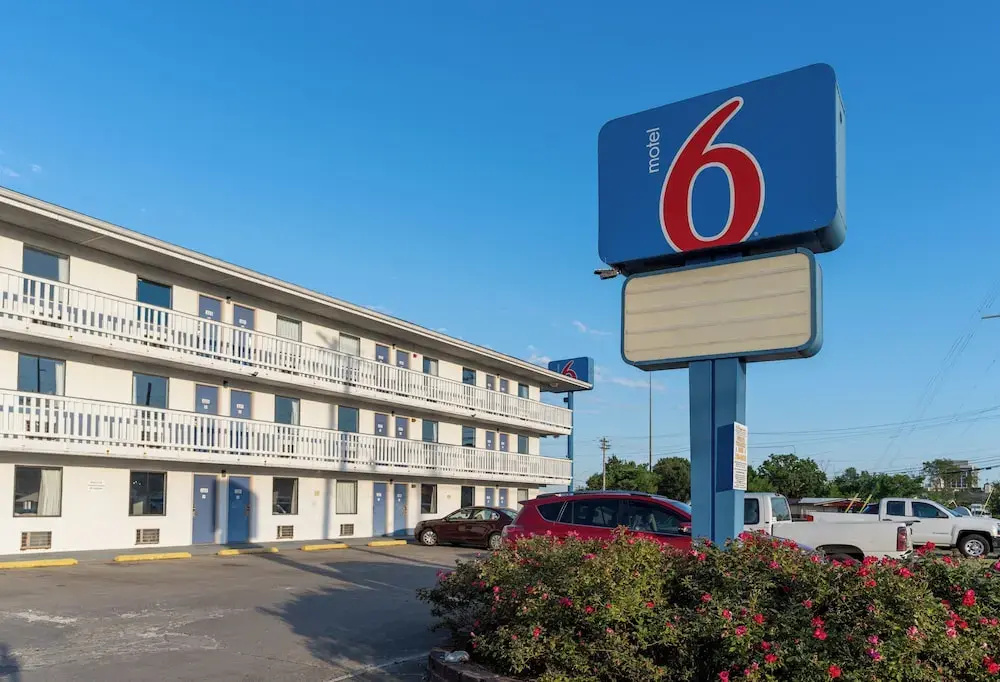 photo 1 of Econo Lodge