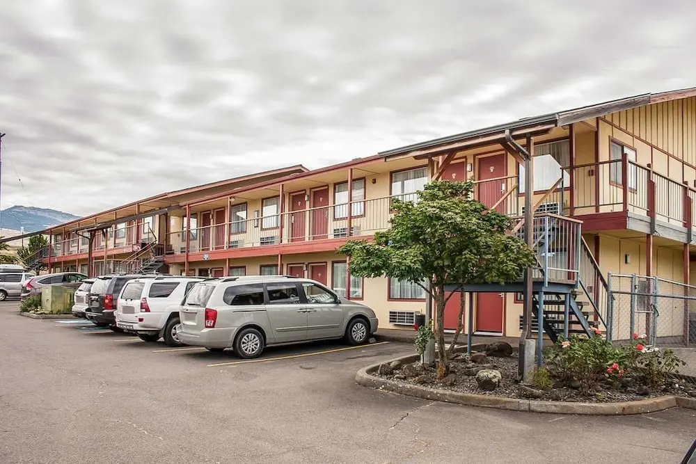 photo 1 of Econo Lodge