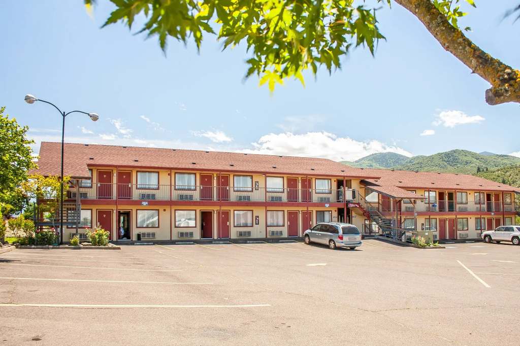 photo 1 of Ashland Valley Inn