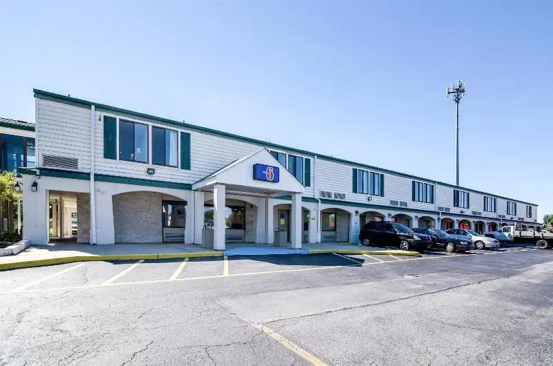 photo 1 of Econo Lodge