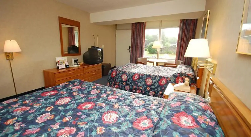 photo 1 of Econo Lodge