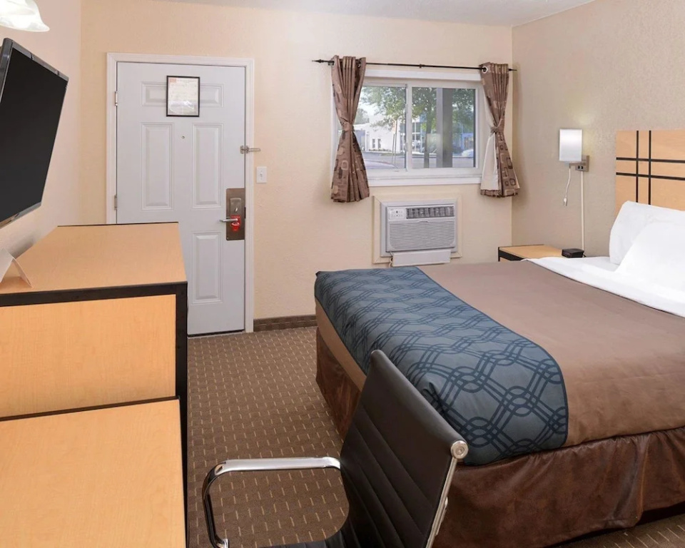photo 1 of Econo Lodge