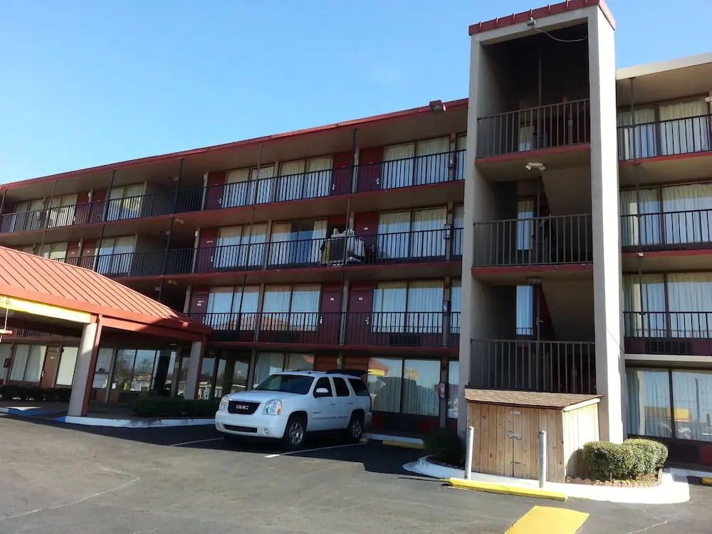photo 1 of Parkway Inn of Birmingham