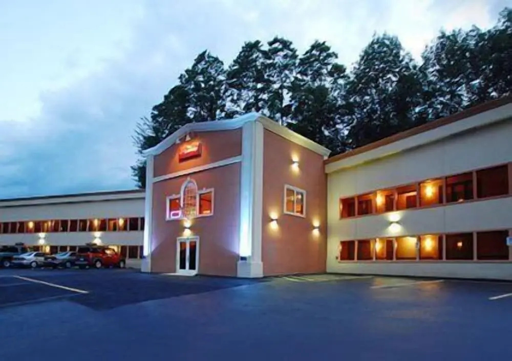 photo 1 of Econo Lodge