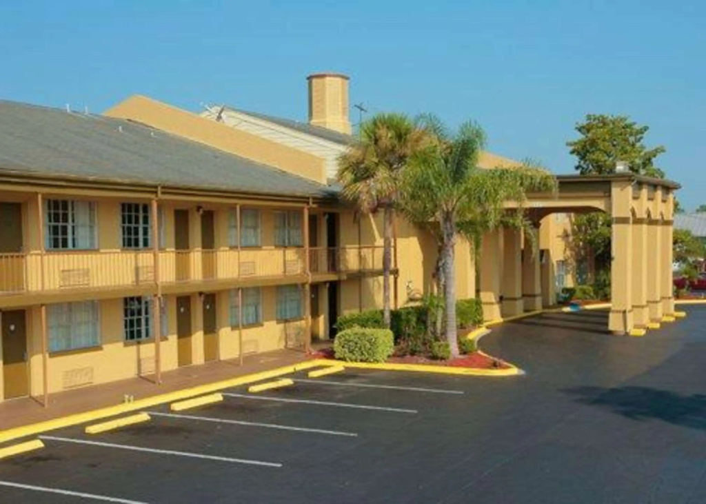photo 1 of Econo Lodge Jacksonville South