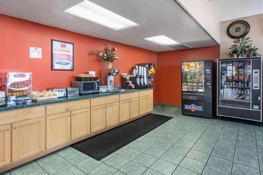 photo 1 of SureStay Hotel by Best Western Phoenix Airport