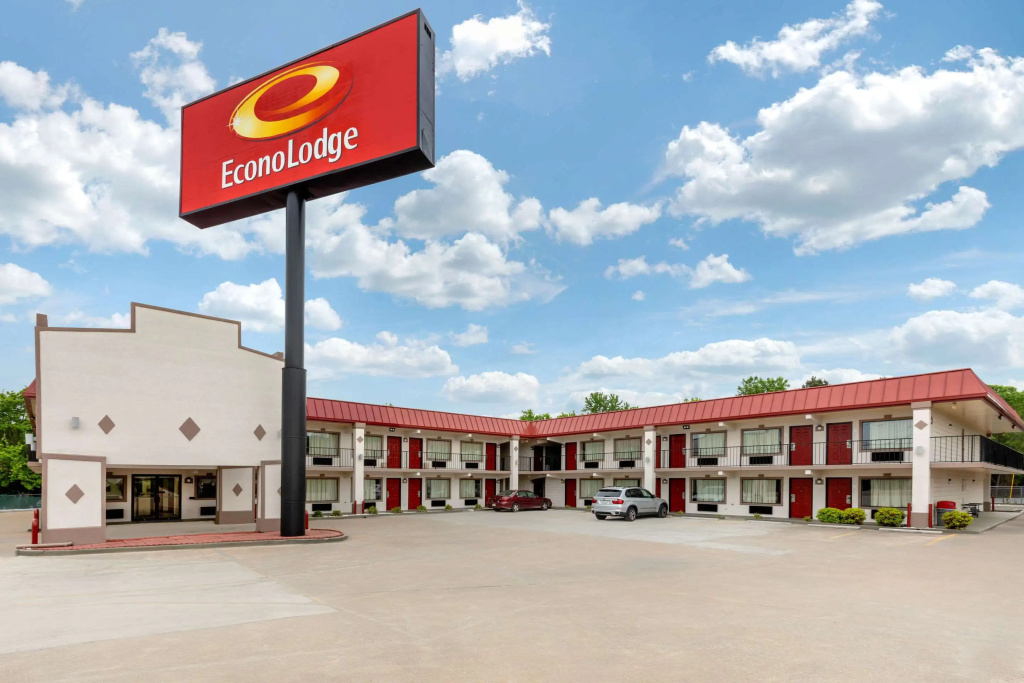photo 1 of Econo Lodge Chattanooga Northeast - Ooltewah