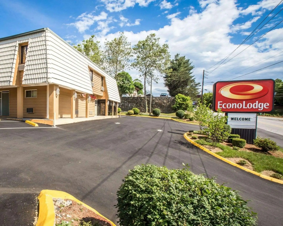 photo 1 of Econo Lodge Biltmore