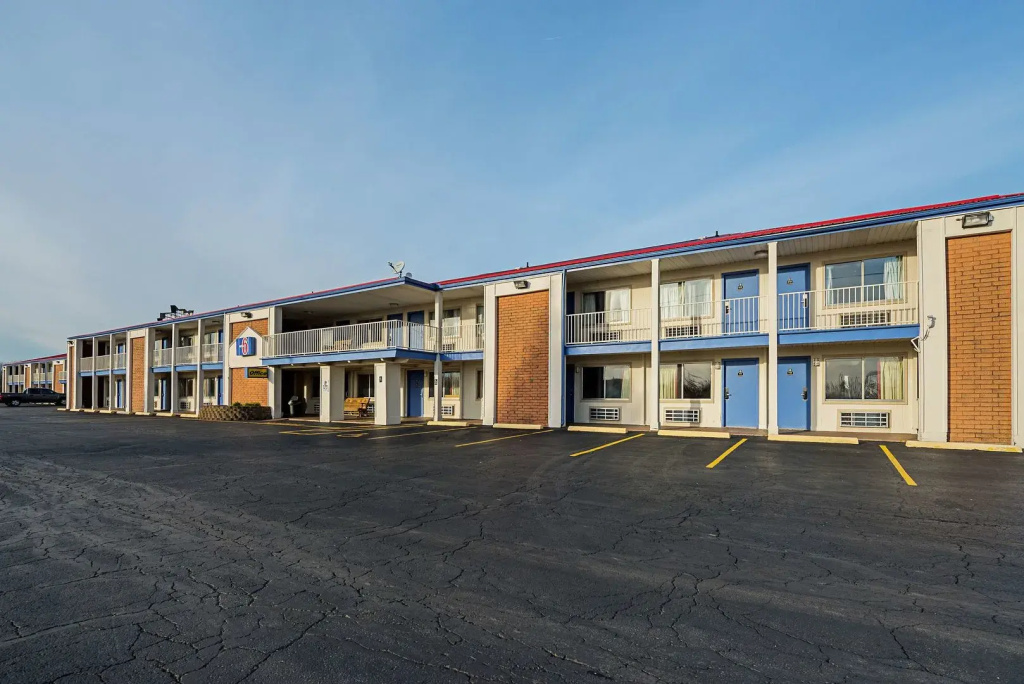 photo 1 of Econo Lodge