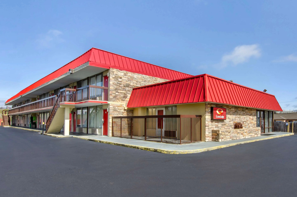 photo 1 of Econo Lodge Roanoke Civic Center