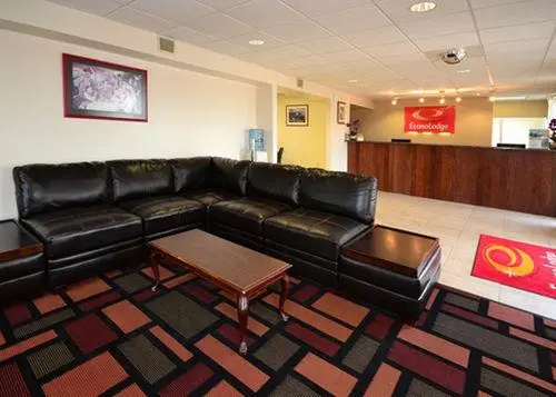 photo 1 of Econo Lodge