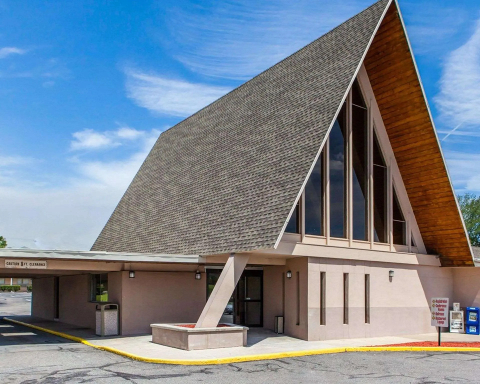photo 1 of Parkview Inn and Conference Center