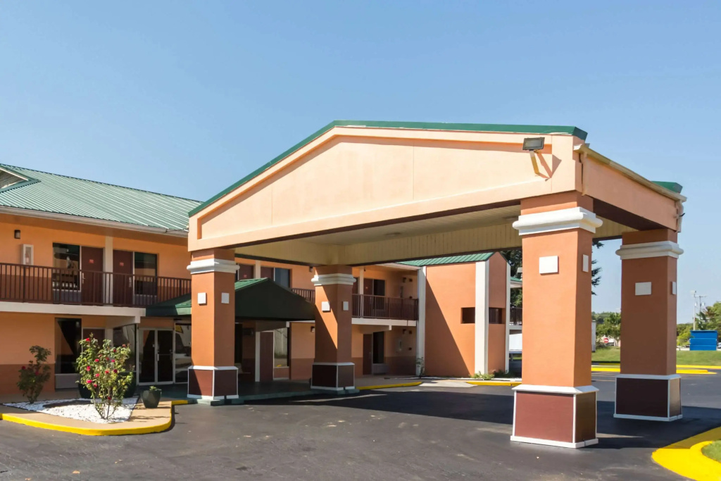 photo 1 of Econo Lodge Decatur South