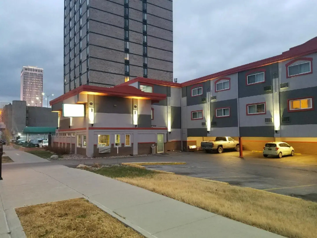 photo 1 of 402 Hotel