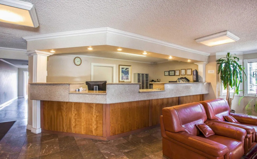 photo 1 of Port of Tacoma Inn