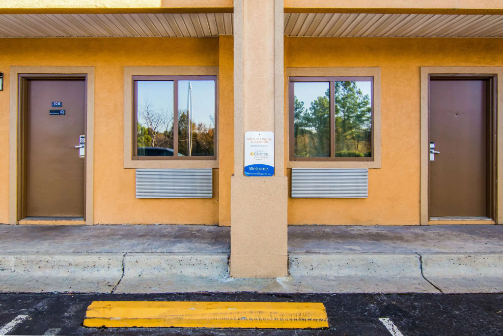 photo 1 of Econo Lodge Atlanta Airport East