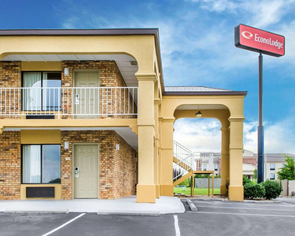 photo 1 of Econo Lodge Franklin South