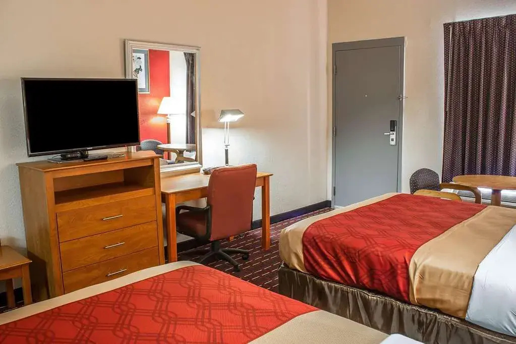 photo 1 of Econo Lodge Henderson