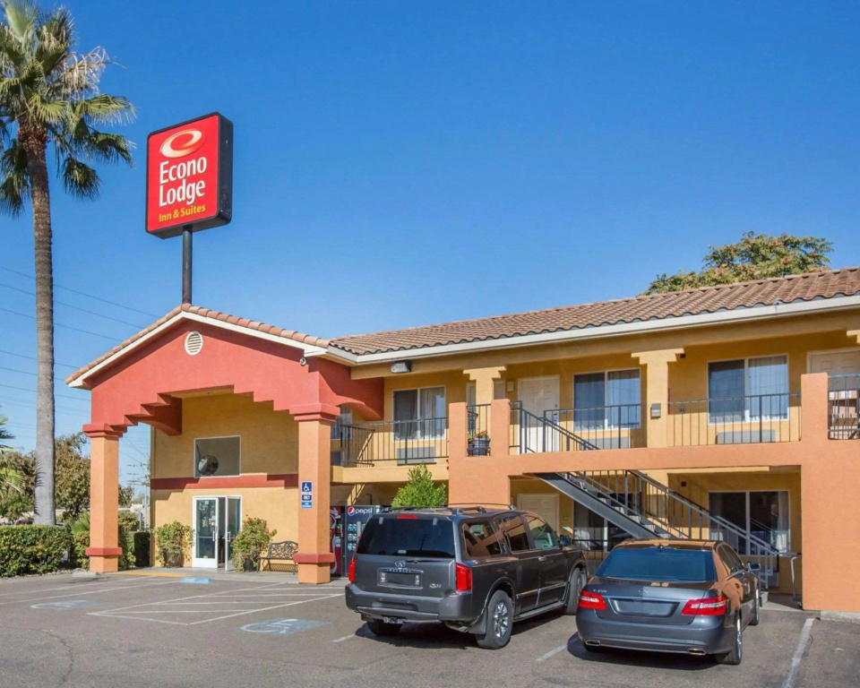 photo 1 of Econo Lodge Inn & Suites Lodi - Wine Country Area