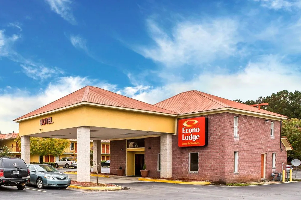 photo 1 of Econo Lodge Inn & Suites