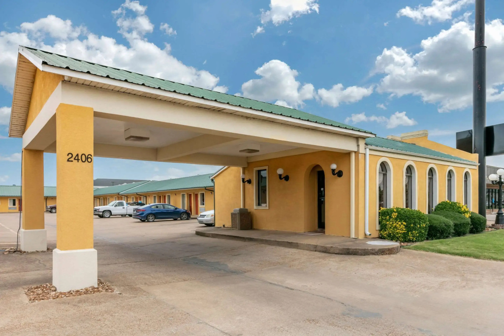 photo 1 of Econo Lodge Jonesboro
