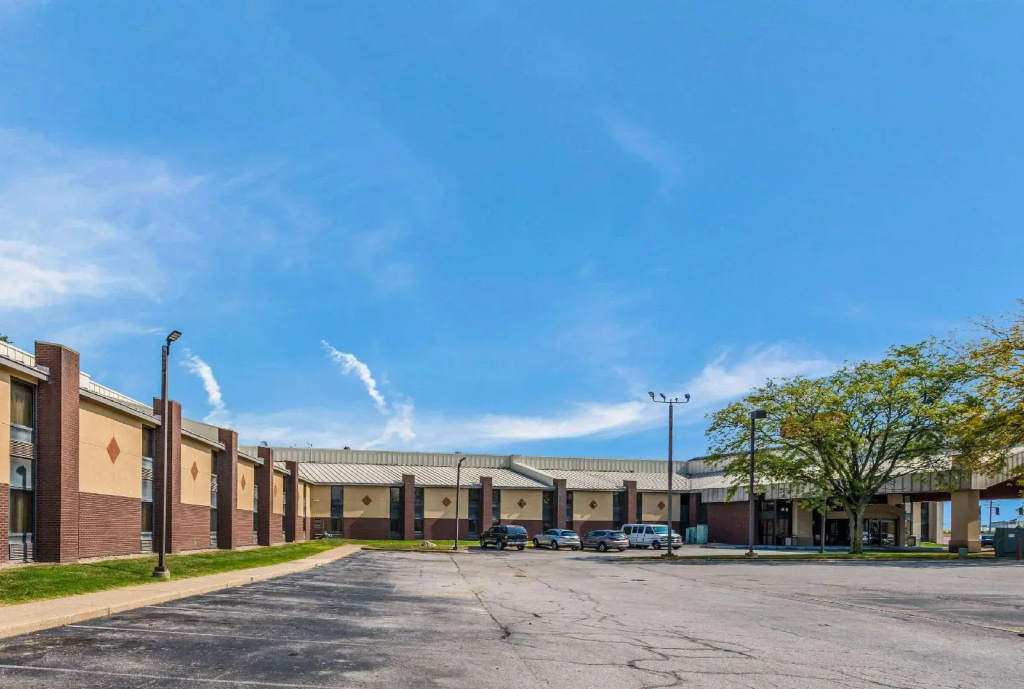 photo 1 of Econo Lodge