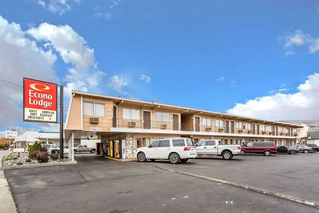 photo 1 of Econo Lodge Lewiston