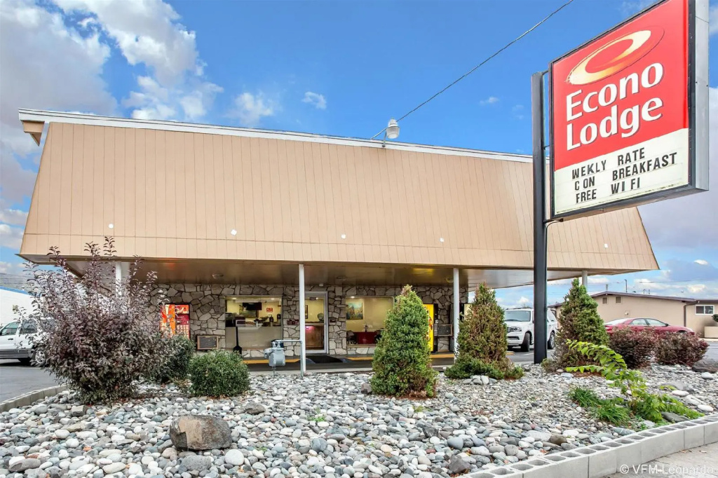 photo 1 of Travel Inn Lewiston