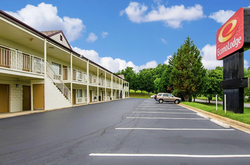 photo 1 of Brentwood Inn & Suites