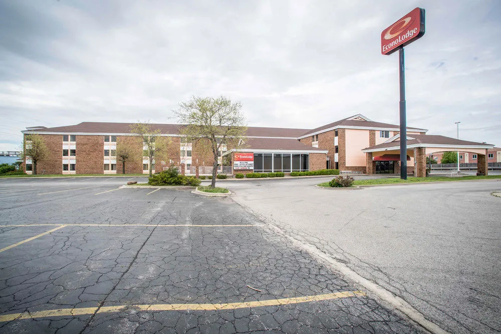 photo 1 of Red Roof Inn Marion, IN