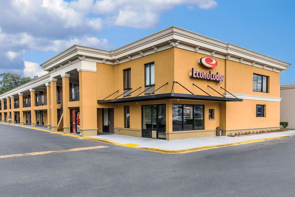 photo 1 of Econo Lodge Savannah Midtown