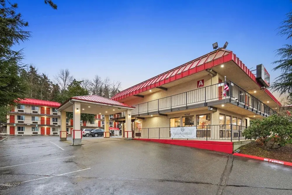photo 1 of Econo Lodge Near Bellevue Square