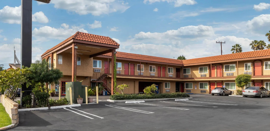 photo 1 of Rodeway Inn Carson - Los Angeles South